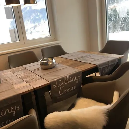 度假居 House For Rent 斯拉德明