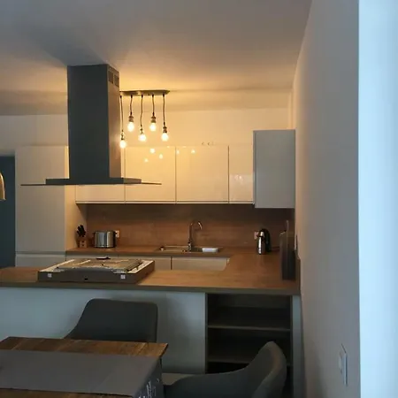 House For Rent 度假居 *